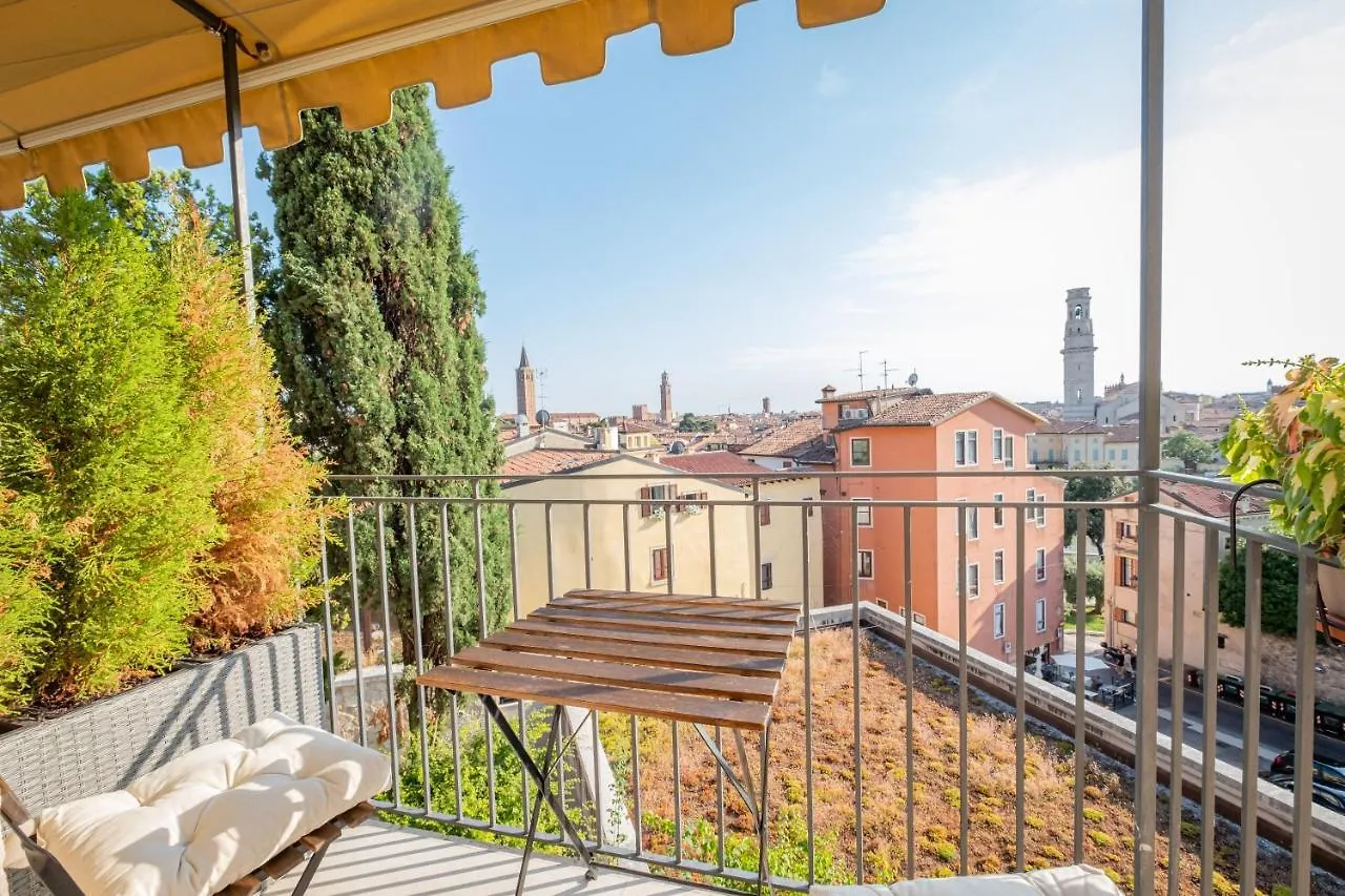 Relais Colle San Pietro Bed & Breakfast Verona 0*,