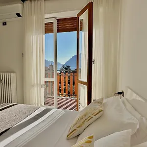 https://lake-view-apartment.it-lombardy.com