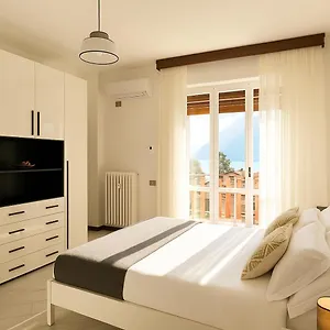 https://lake-view-apartment.it-lombardy.com
