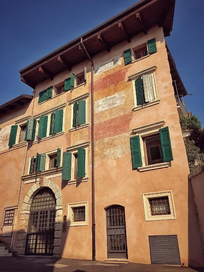 Bed and Breakfast Relais Colle San Pietro à Vérone Couette-café